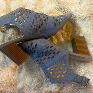 Liz Claiborne Gloria Gray/blue Laser Cut Peep Toe Sling Back Stack Heel Sandals